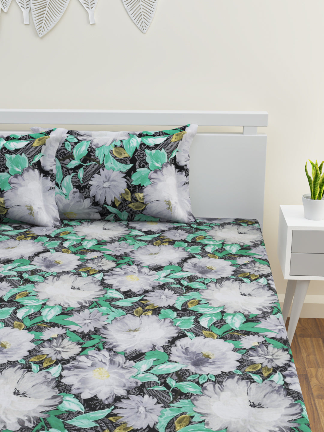Midnight Bloom 220 TC Bedsheet Set